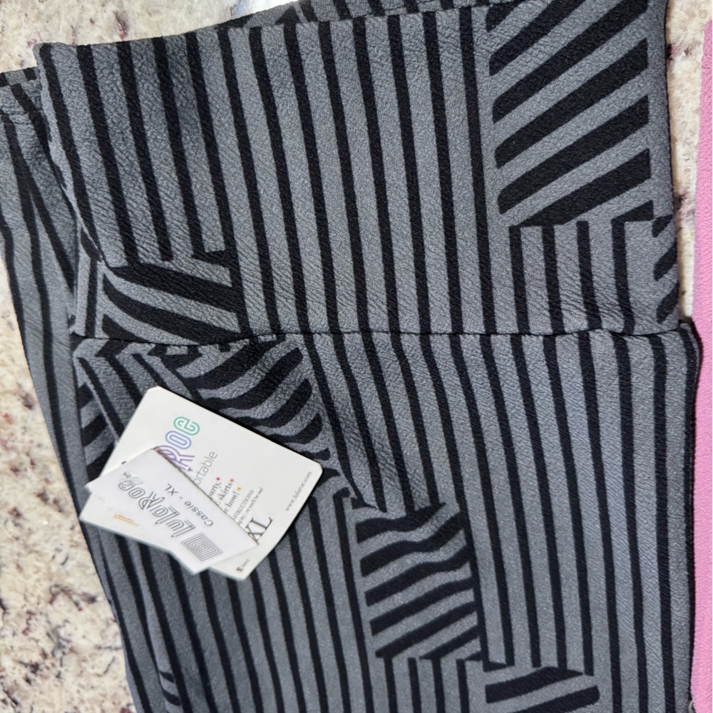 3 lularoe Cassie skirts 🆕 size XL bundle - Picture 2 of 12